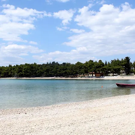 Apartment With Parking Space Pirovac, Sibenik - 13263