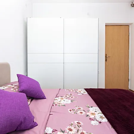 Apartment With Parking Space Pirovac, Sibenik - 13263