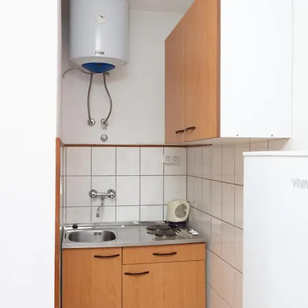 Apartment With Parking Space Pirovac, Sibenik - 13263 Pirovac