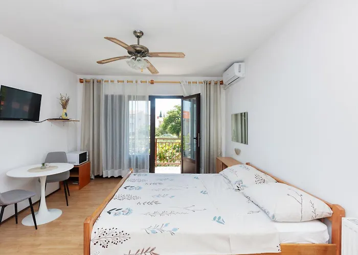 With Parking Space Pirovac, Sibenik - 13263 Appartement *