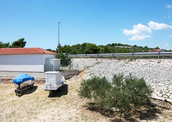 With Parking Space Pirovac, Sibenik - 13263 Appartement Pirovac