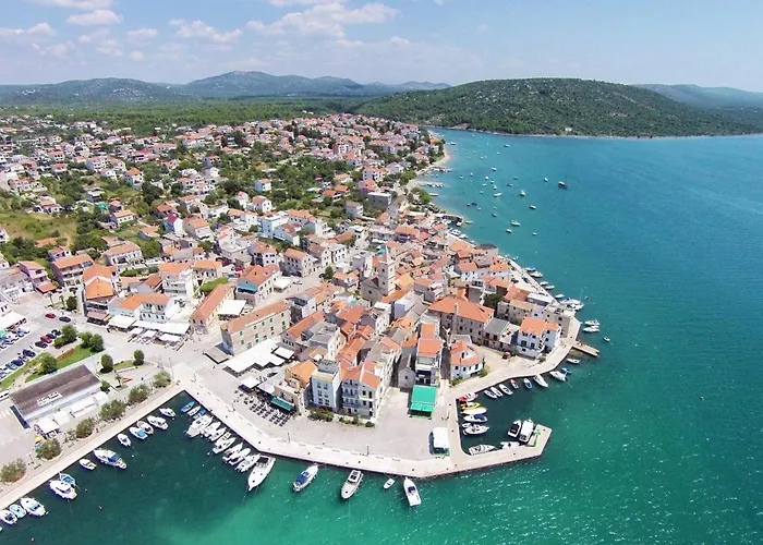 Apartment With Parking Space Pirovac, Sibenik - 13263